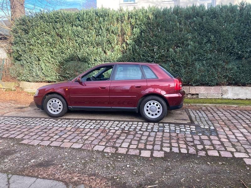 Gebraucht Audi A3 Sport 102 PS (75 kW) 2000 Rot Kleinwagen