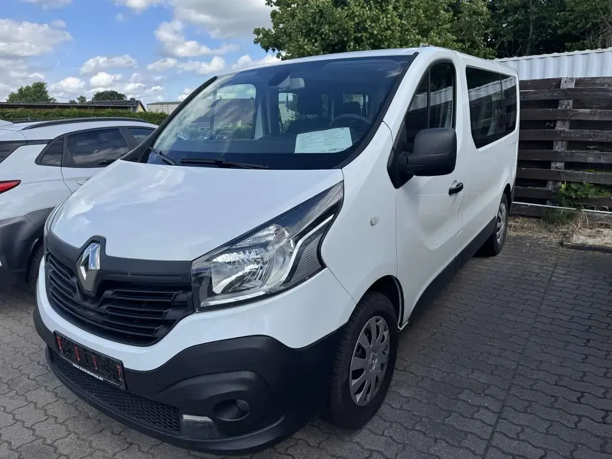 Gebraucht Renault Trafic Expression 121 PS (88 kW) 2019 Weiß Van / Kleinbus