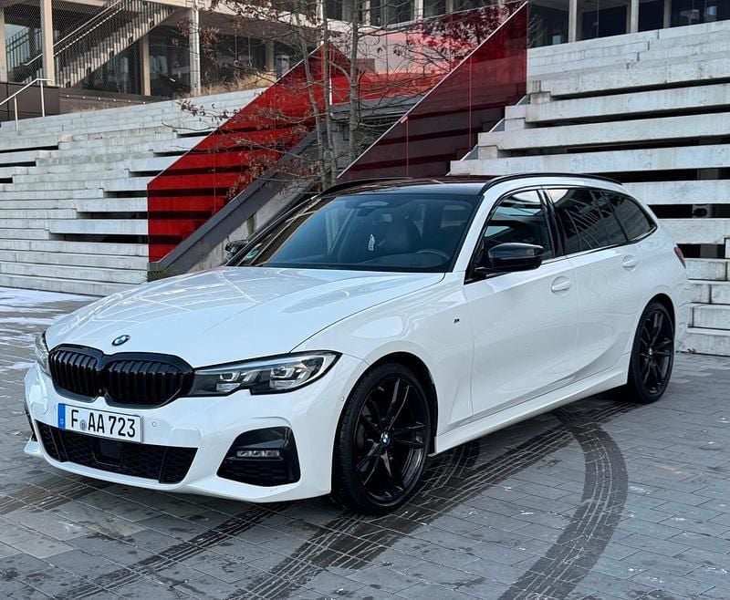 Weiß Gebraucht 2021 BMW 320 M Sport Kombi | 25.000 € (Guter Preis) - Bild 1/4