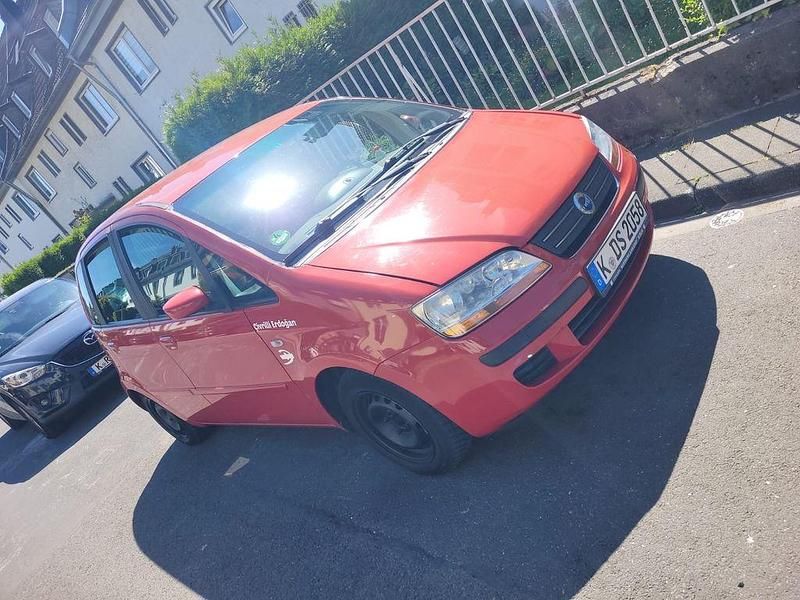 Gebraucht Fiat Idea Dynamic 95 PS (69 kW) 2004 Rot Van / Kleinbus