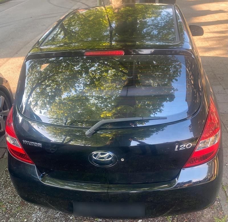 Gebraucht Hyundai i20 78 PS (57 kW) 2010 Schwarz Kleinwagen