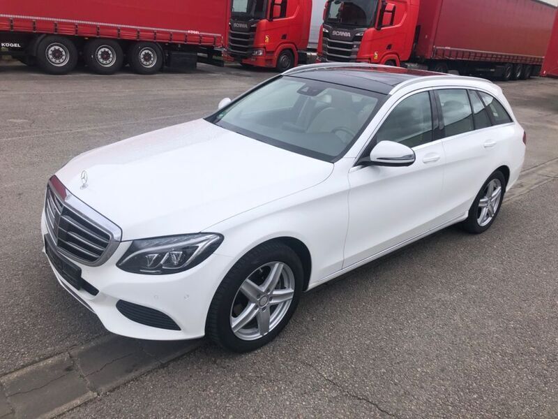 Weiß Gebraucht 2016 Mercedes C220 Exclusive Limousine | 15.970 € (Guter Preis) - Bild 1/4