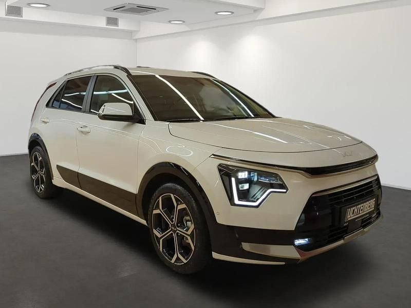 Neu Kia Niro Spirit 171 PS (125 kW) 2025 Weiß SUV