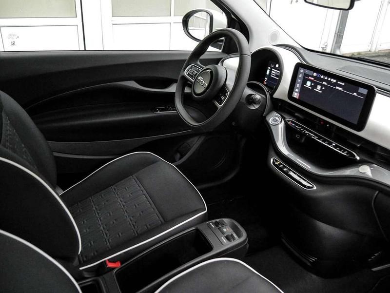 Gebraucht Fiat 500e 86 kW (118 PS) 2023 Weiß Limousine
