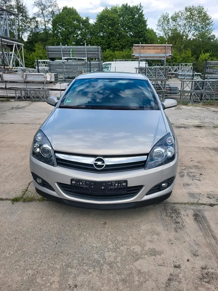 Gebraucht Opel Astra GTC 150 PS (110 kW) 2006 Grau Coupé