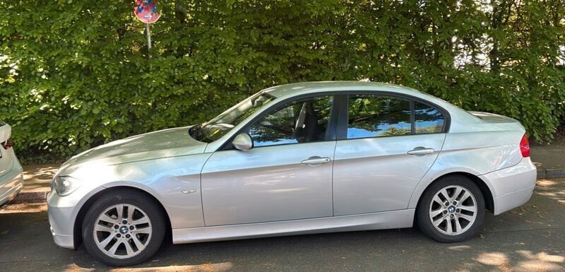 Silber Gebraucht 2006 BMW 318 Limousine | 2.500 € (Fairer Preis) - Bild 1/4