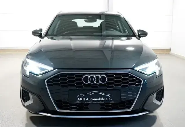 Gebraucht Audi A3 Ambiente 150 PS (110 kW) 2021 Manhattangrau (metallic) Limousine