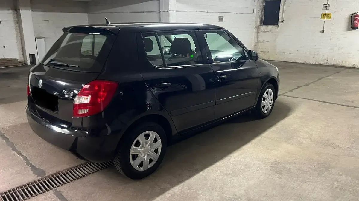 Gebraucht Skoda Fabia 60 PS (44 kW) 2010 Schwarz Kleinwagen