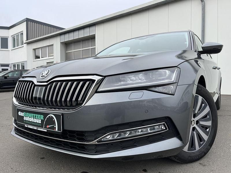 Graphitegrau Gebraucht 2022 Skoda Superb Style Kombi | 28.860 € (Fairer Preis) - Bild 1/4