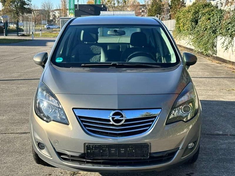 Braun Gebraucht 2010 Opel Meriva Van / Kleinbus | 3.900 € (Fairer Preis) - Bild 1/4