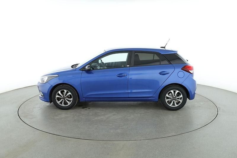 Gebraucht Hyundai i20 Passion 84 PS (61 kW) 2018 Blau Limousine
