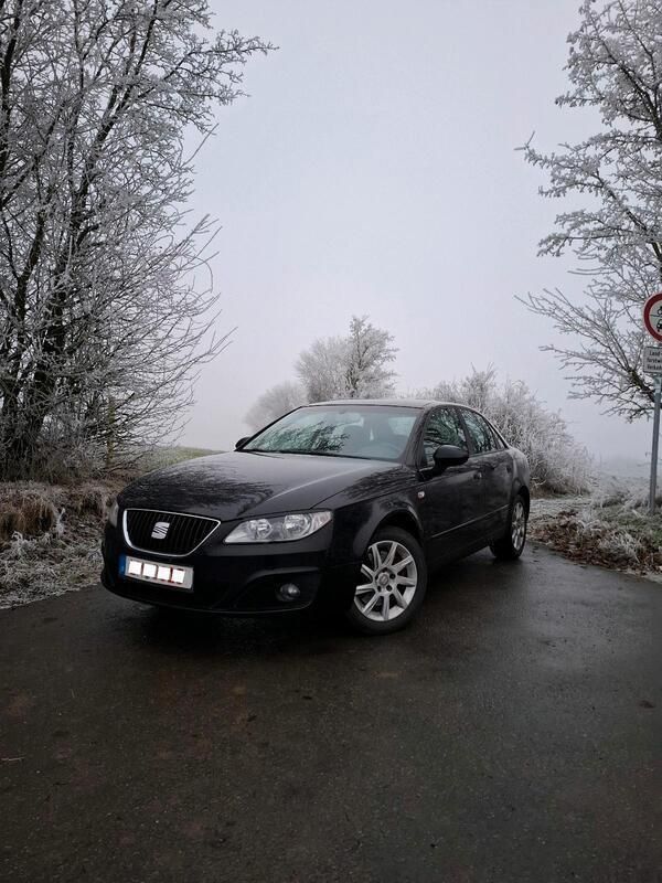 Schwarz Gebraucht 2009 Seat Exeo Limousine | 5.800 € (Teuer) - Bild 1/4