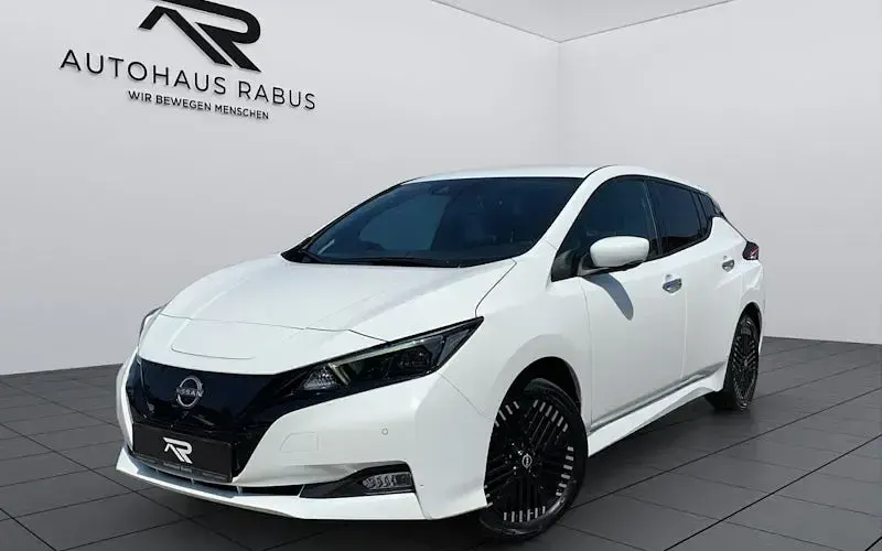 Gebraucht Nissan Leaf 360º 160 kW (218 PS) 2023 Weiß Kleinwagen