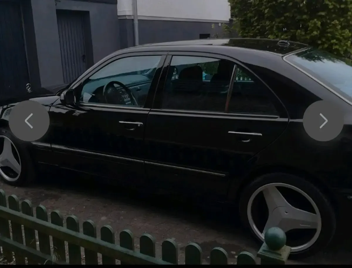 Gebraucht Mercedes E280 204 PS (150 kW) 2002 Schwarz Limousine