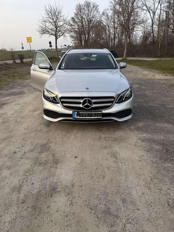Gebraucht Mercedes E220 Avantgarde 194 PS (142 kW) 2018 Grau Kombi