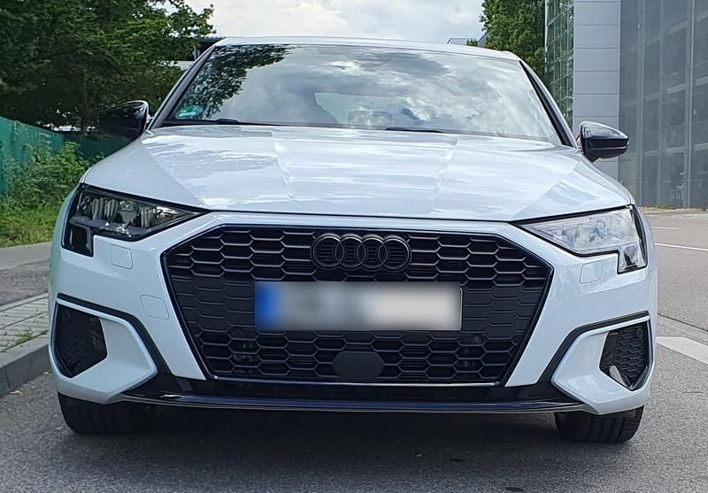 Gebraucht Audi A3 Ambiente 110 PS (80 kW) 2023 Weiß Limousine