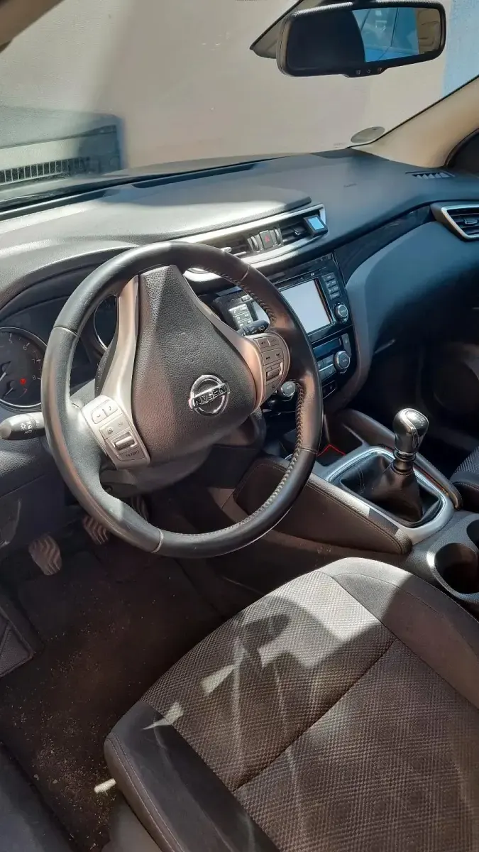 Gebraucht Nissan Qashqai 116 PS (85 kW) 2015 Grau SUV