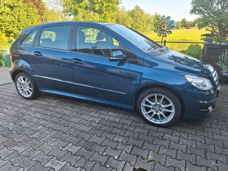 Blau Gebraucht 2008 Mercedes B150 Van / Kleinbus | 5.500 € (Teuer) - Bild 1/4