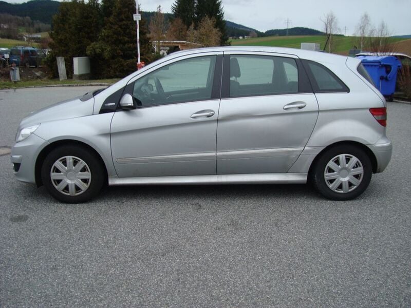 Gebraucht Mercedes B170 116 PS (85 kW) 2009 Silber Van / Kleinbus