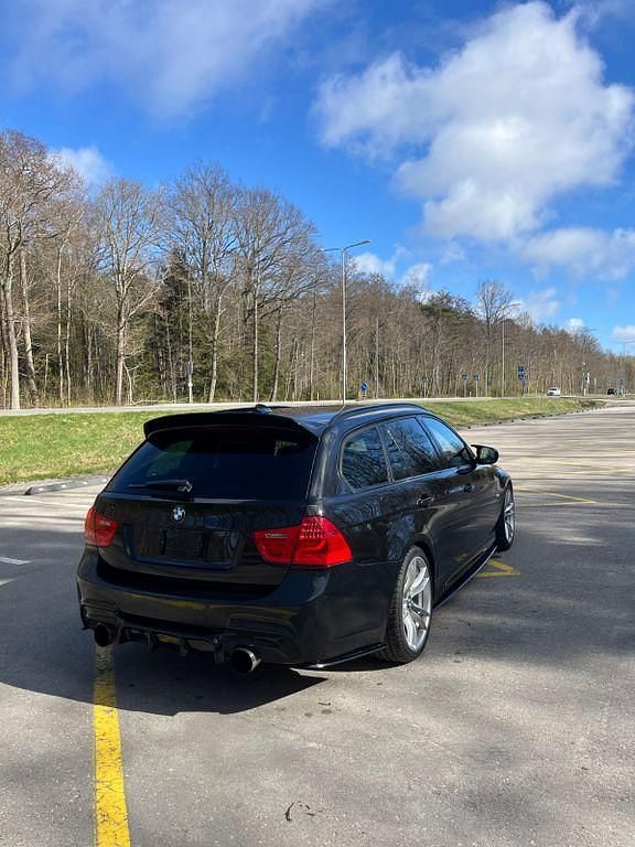Second-hand BMW 325 Performance 197 CP (144 kW) 2009 Negru Break