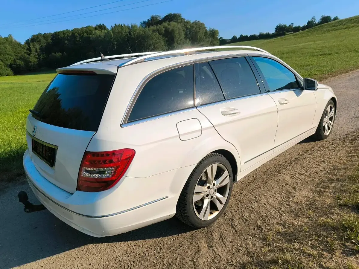 Gebraucht Mercedes C250 204 PS (150 kW) 2013 Weiß Kombi