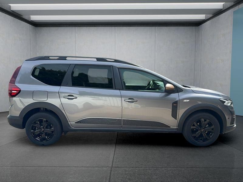 Neu Dacia Jogger Extreme 101 PS (74 kW) 2025 Grau Van / Kleinbus