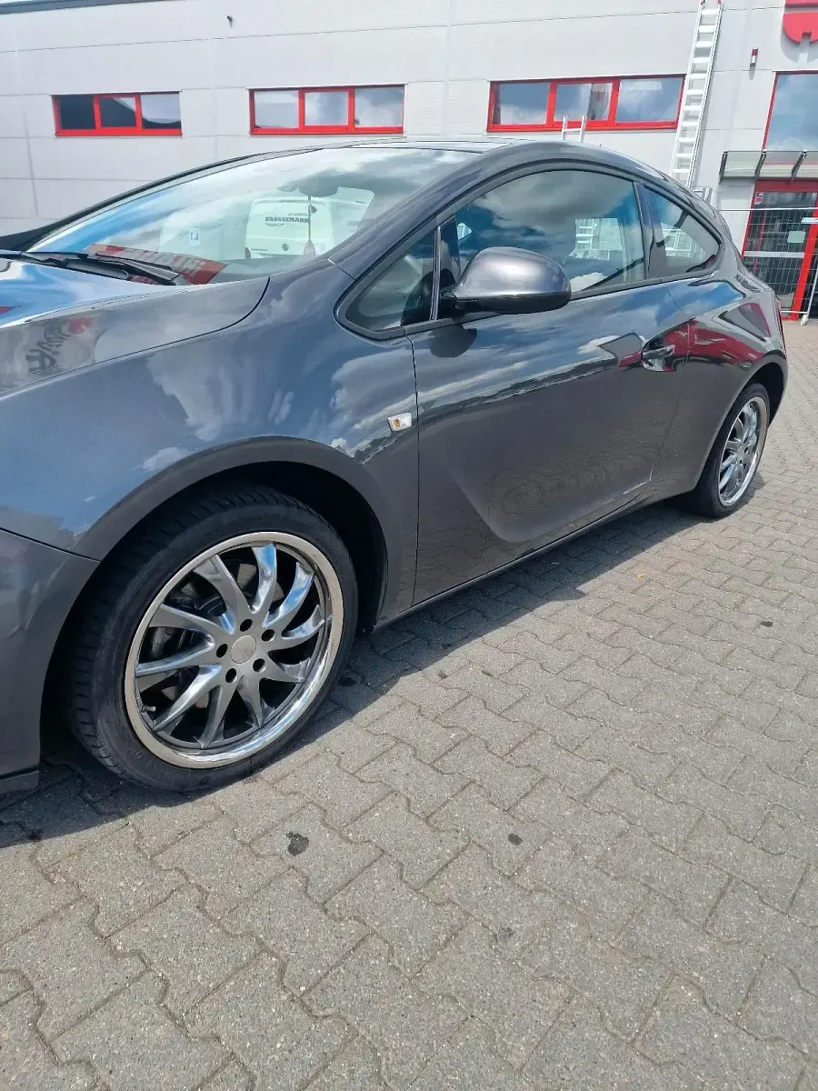 Gebraucht Opel Astra 120 PS (88 kW) 2012 Grau Coupé