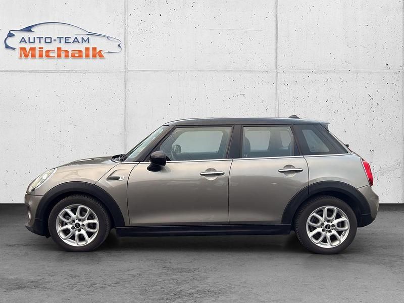 Gebraucht Mini Cooper 136 PS (100 kW) 2019 Moonwalk grey Kleinwagen