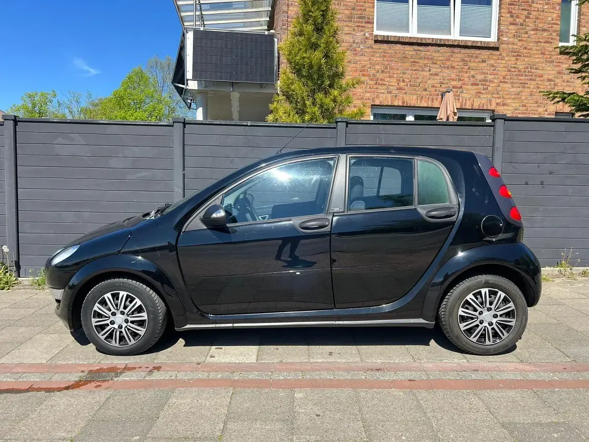 Usata Smart ForFour 70 CV (51 kW) 2004 Nero Utilitaria