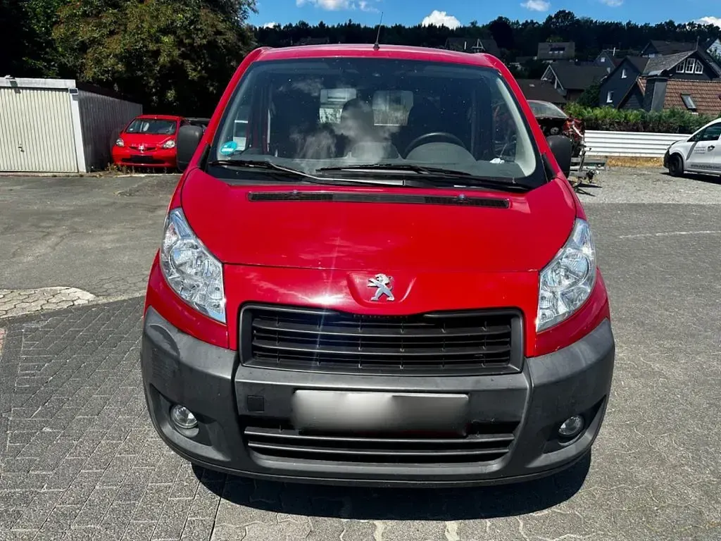 Gebraucht Peugeot Expert 163 PS (119 kW) 2016 Rot Van