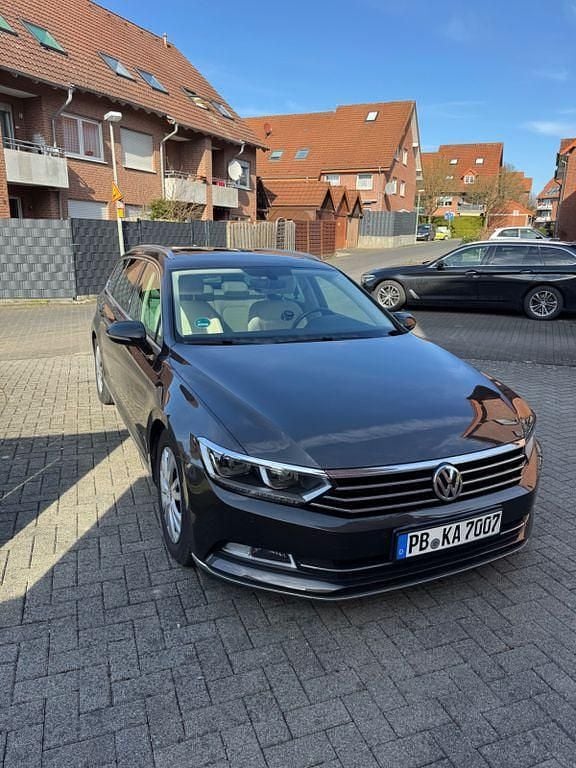Gebraucht VW Passat Comfortline 120 PS (88 kW) 2016 Braun Kombi
