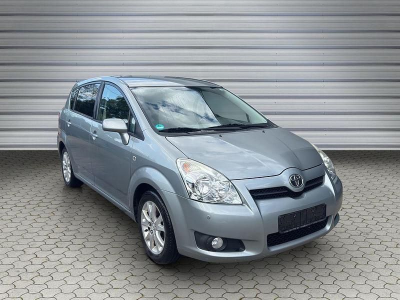 Silber Gebraucht 2008 Toyota Corolla Verso Team Van / Kleinbus | 3.500 € (Guter Preis) - Bild 1/4