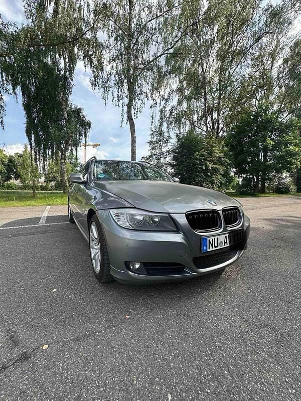 Gebraucht BMW 325 197 PS (144 kW) 2009 Grau Kombi