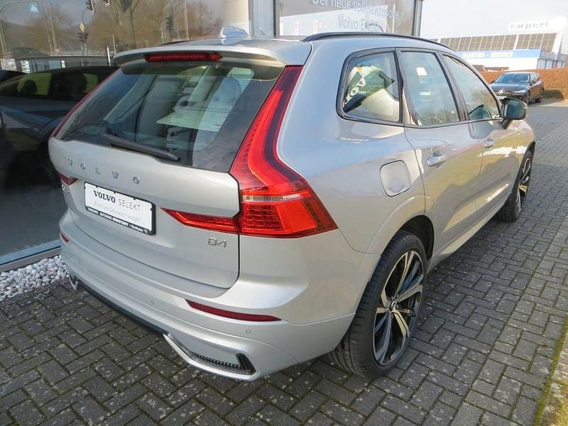 Gebraucht Volvo XC60 Plus 197 PS (144 kW) 2024 Silber SUV