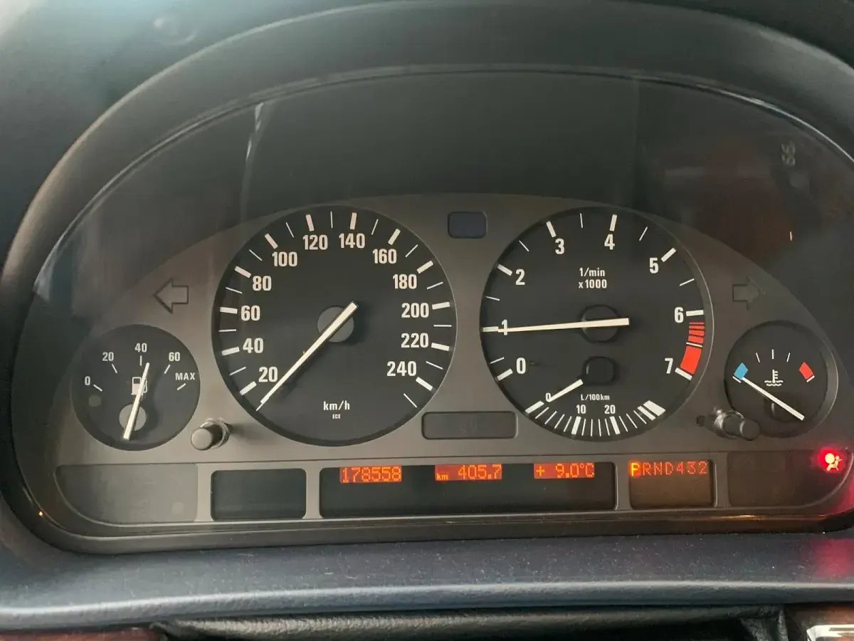 Second-hand BMW 730 218 CP (160 kW) 1995 Argintiu Berlinǎ