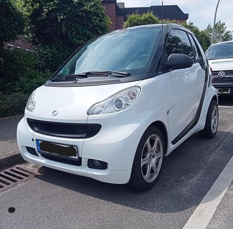 Weiß Gebraucht 2010 Smart ForTwo Cabrio Cabrio | 4.799 € (Guter Preis) - Bild 1/4