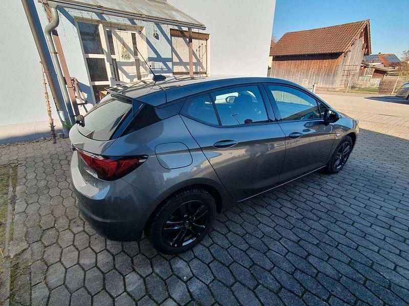 Gebraucht Opel Astra 145 PS (106 kW) 2020 Grau Limousine