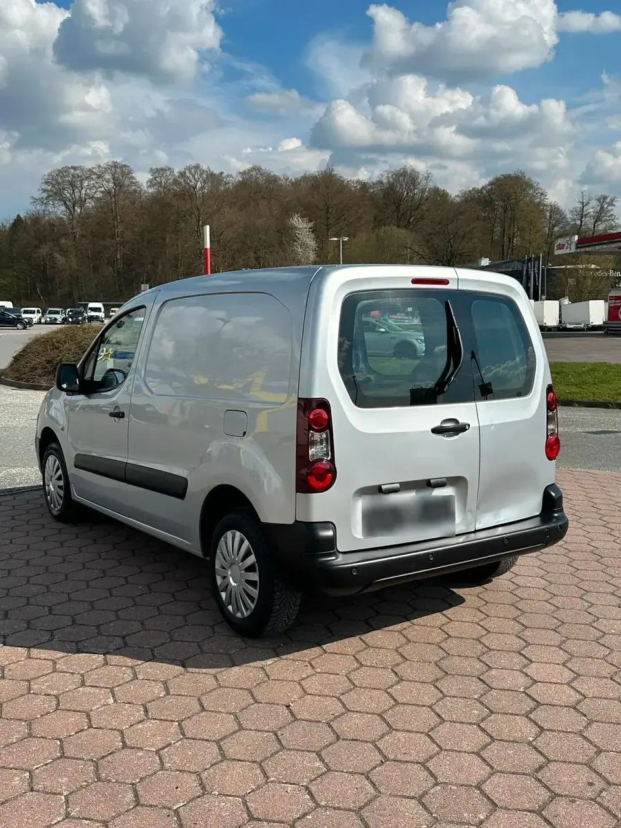 Gebraucht Peugeot Partner 100 PS (73 kW) 2017 Silber Van / Kleinbus