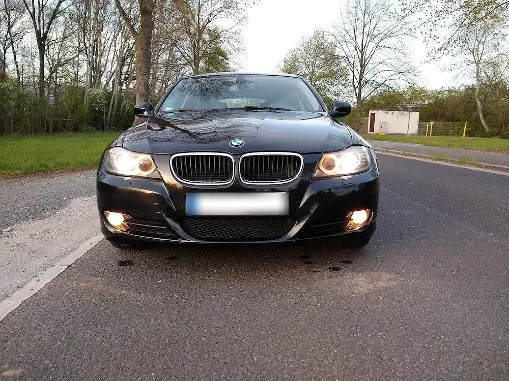 Second-hand BMW 318 143 CP (105 kW) 2009 Negru Break