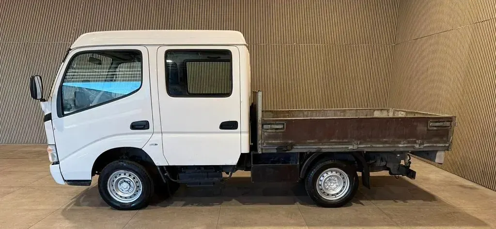 Gebraucht Toyota Dyna 144 PS (105 kW) 2014 Weiß Pickup