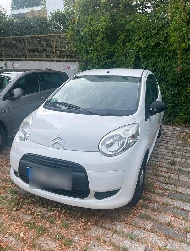 Weiß Gebraucht 2010 Citroën C1 Kleinwagen | 1.600 € (Guter Preis) - Bild 1/4