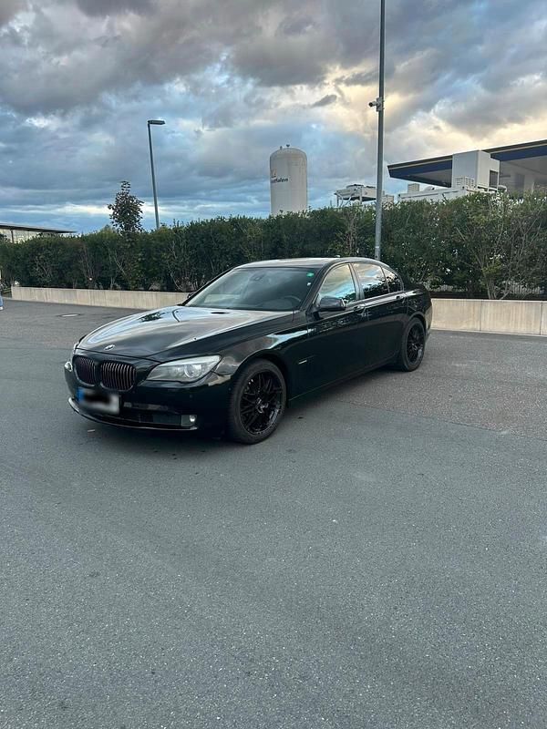Gebraucht BMW 730L 245 PS (180 kW) 2012 Schwarz Limousine
