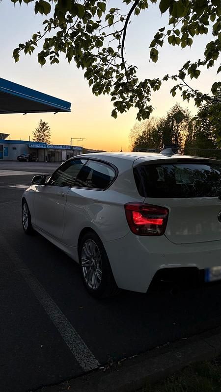Gebraucht BMW 114 M Sport 102 PS (75 kW) 2013 Weiß Kleinwagen