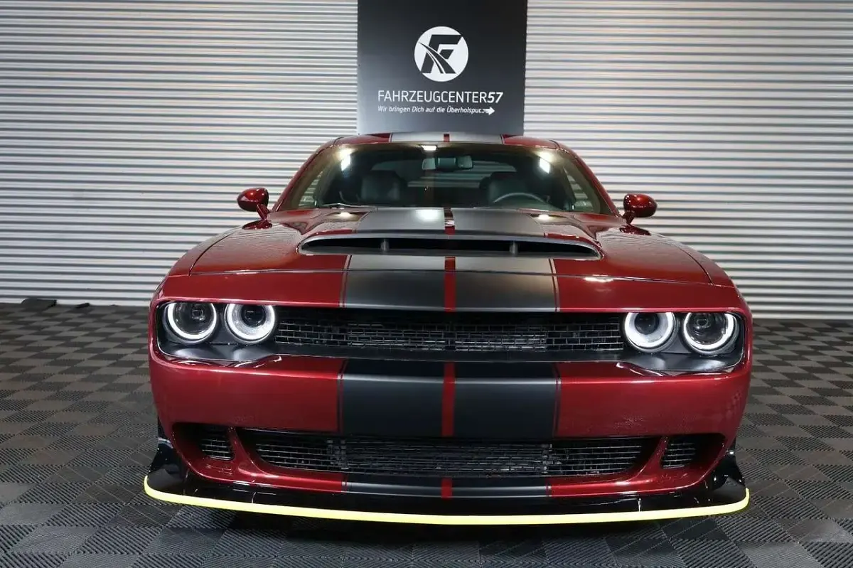 Używany Dodge Challenger 373 KM (274 kW) 2022 Czerwony Coupe