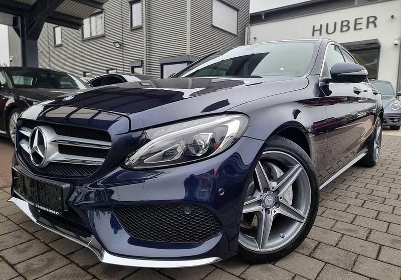 Blau Gebraucht 2018 Mercedes C220 AMG Limousine | 23.400 € (Etwas zu teuer) - Bild 1/4