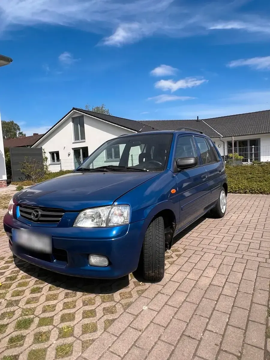 Usata Mazda Demio 75 CV (55 kW) 2000 Blu Utilitaria