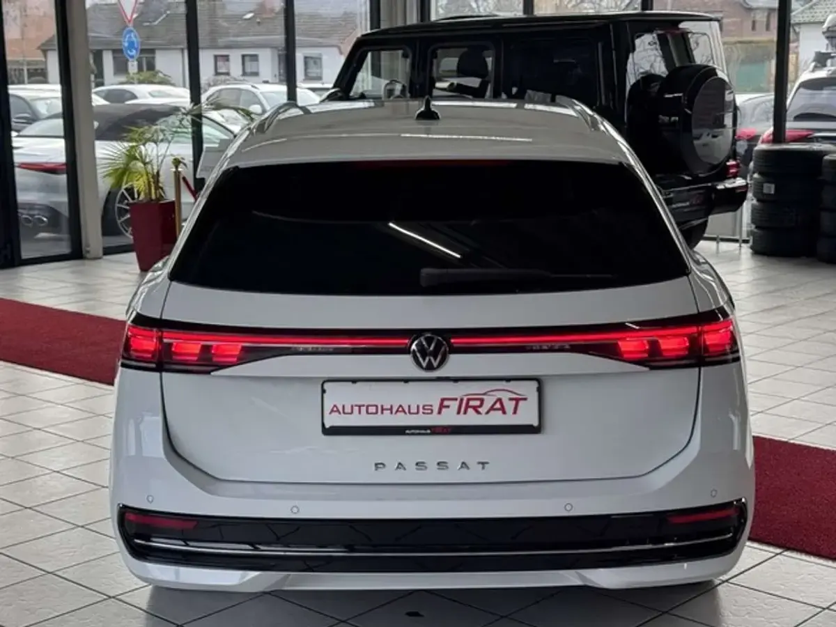 Gebraucht VW Passat 150 PS (110 kW) 2025 Weiß Kombi