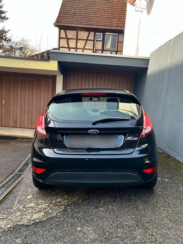 Gebraucht Ford Fiesta 60 PS (44 kW) 2013 Schwarz Kleinwagen