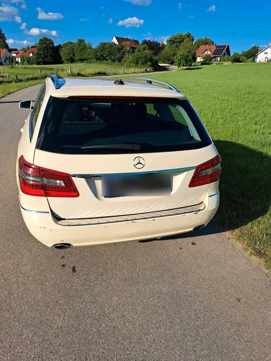 Gebraucht Mercedes E300 231 PS (169 kW) 2011 Gelb Kombi