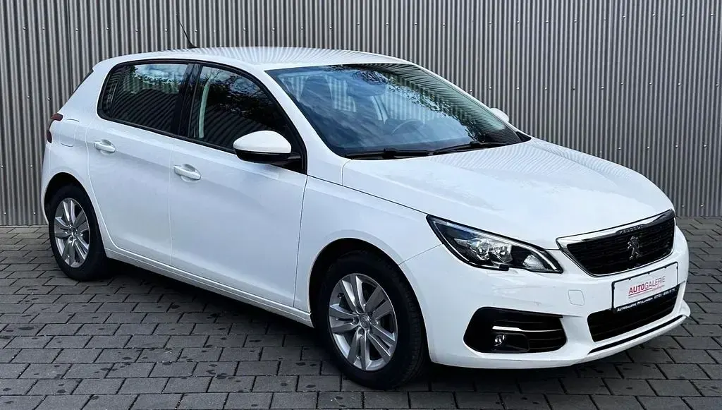Gebraucht Peugeot 308 Active 131 PS (96 kW) 2021 Weiß Limousine